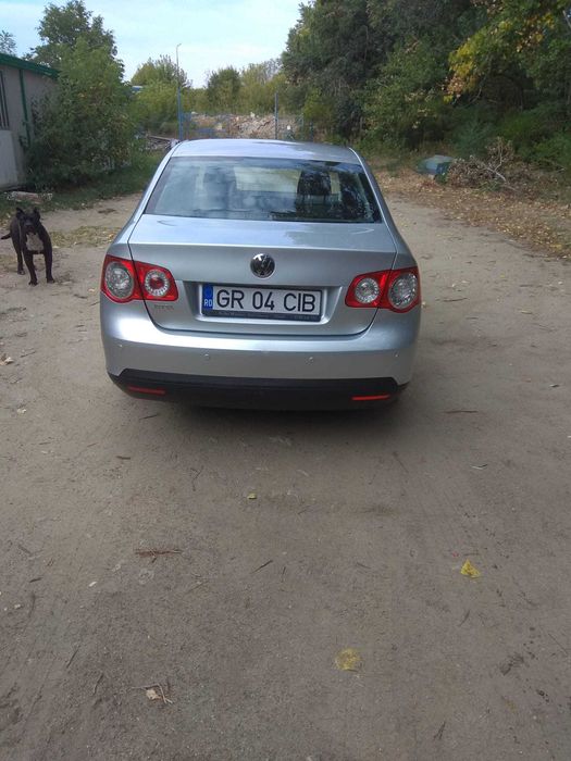 Vând Volkswagen Jetta!