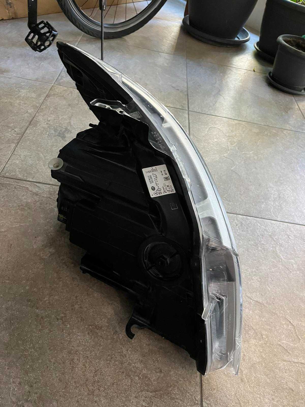 Оригинален LED фар Mercedes V класа