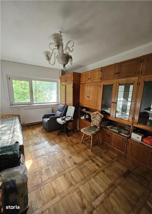 SAGULUI- 2 camere, etaj 1, decomandat, centrala proprie