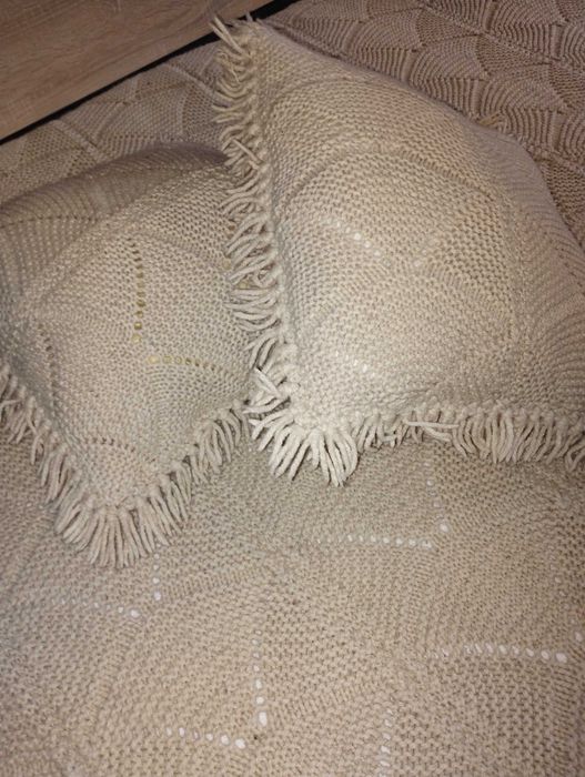 Плетена вълнена покривка за спалня в комплект с 2 възглавници