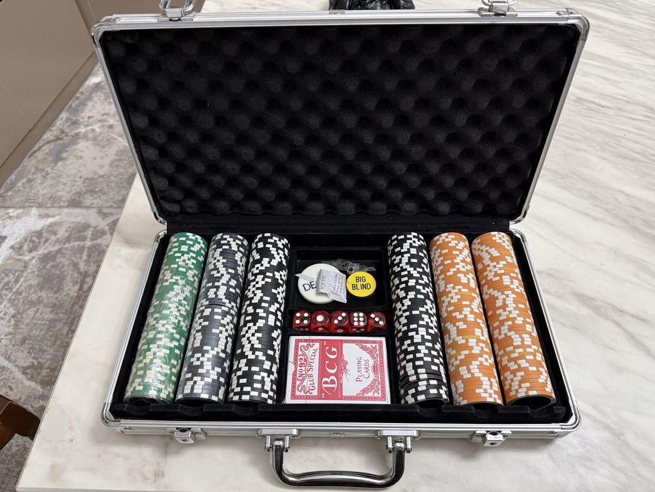 Покерный набор все в наличии