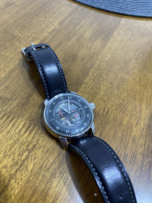 Ceas Zeppelin automatic