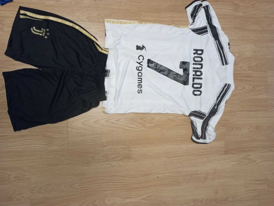 Детски футболни екипи