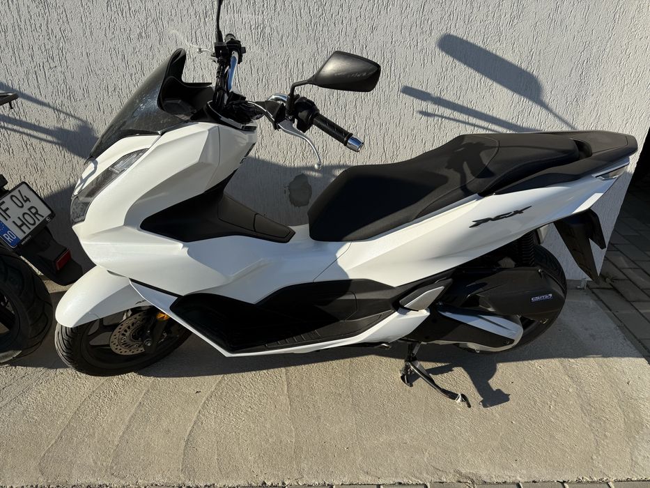 Inchiriez scuter Yamaha/SYM/Honda PCX bike rent glovo tazz Wolt