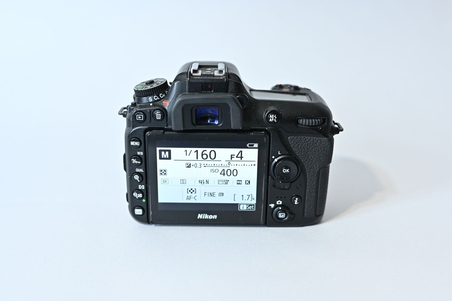 Nikon d7500 + 35mm F1.8