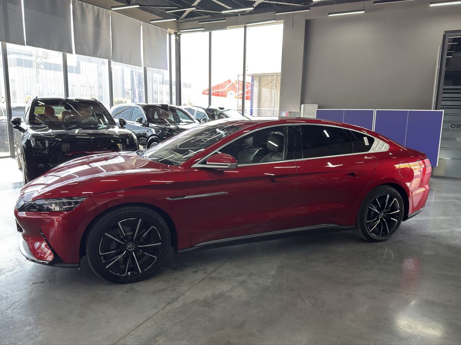 Byd Xan Sotuvga tayyor (2 motorli)