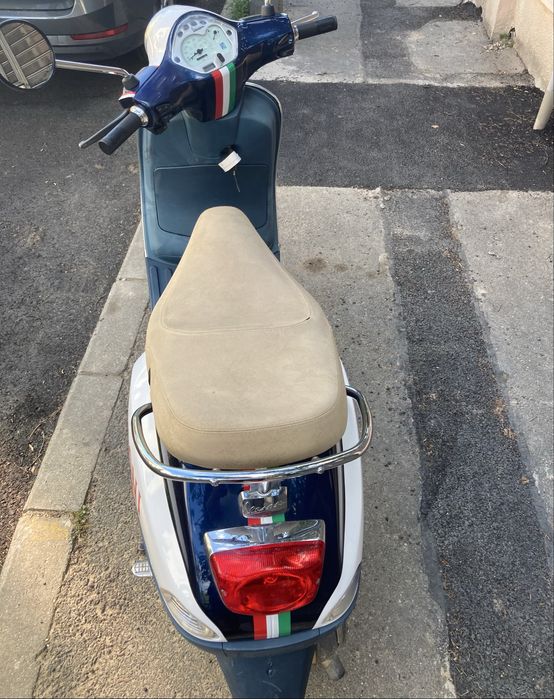 Scuter Vespa 2010, 49cm3, 2000km