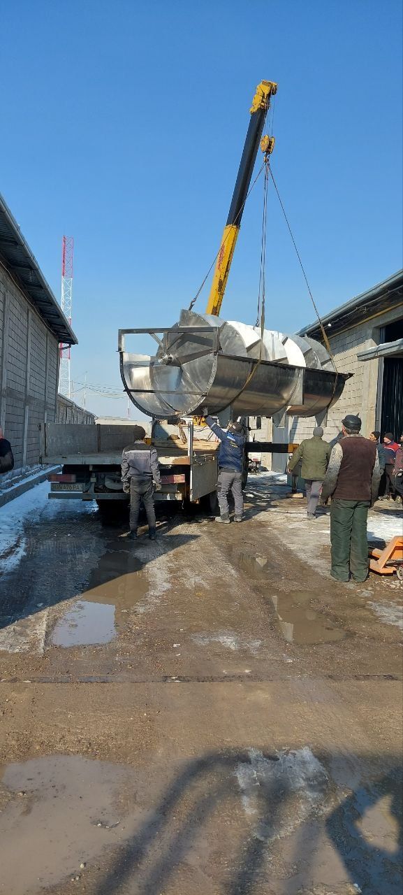 Предлагаем услуги строительной спецтехники- краны и манипуляторы.