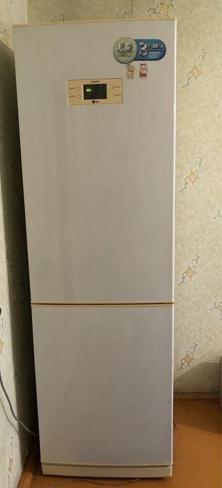 Холодильник LG  в отличном состоянии