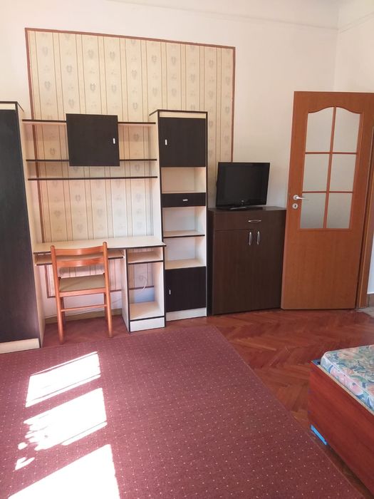 Închiriez apartament cu o camera