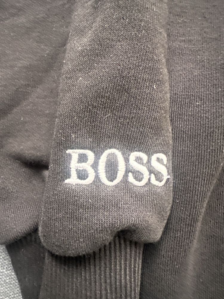 Оригинална блуза на Hugo Boss