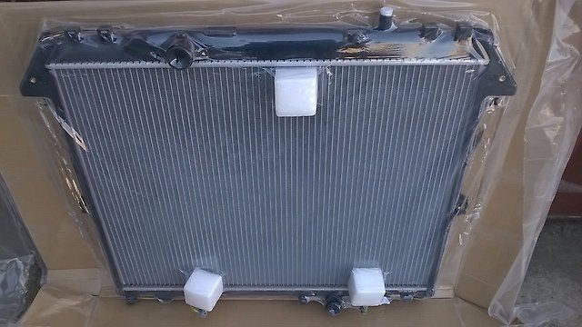 Радиатор охлаждения 2.7 л Toyota Hilux/ Fortuner/Хайлюкс / Фортунер