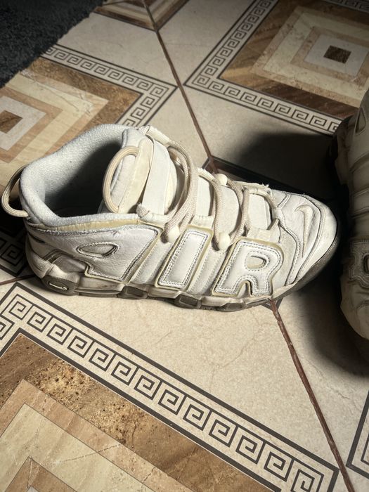 Vand Nike air uptempo marime 42 nu au bule sparte