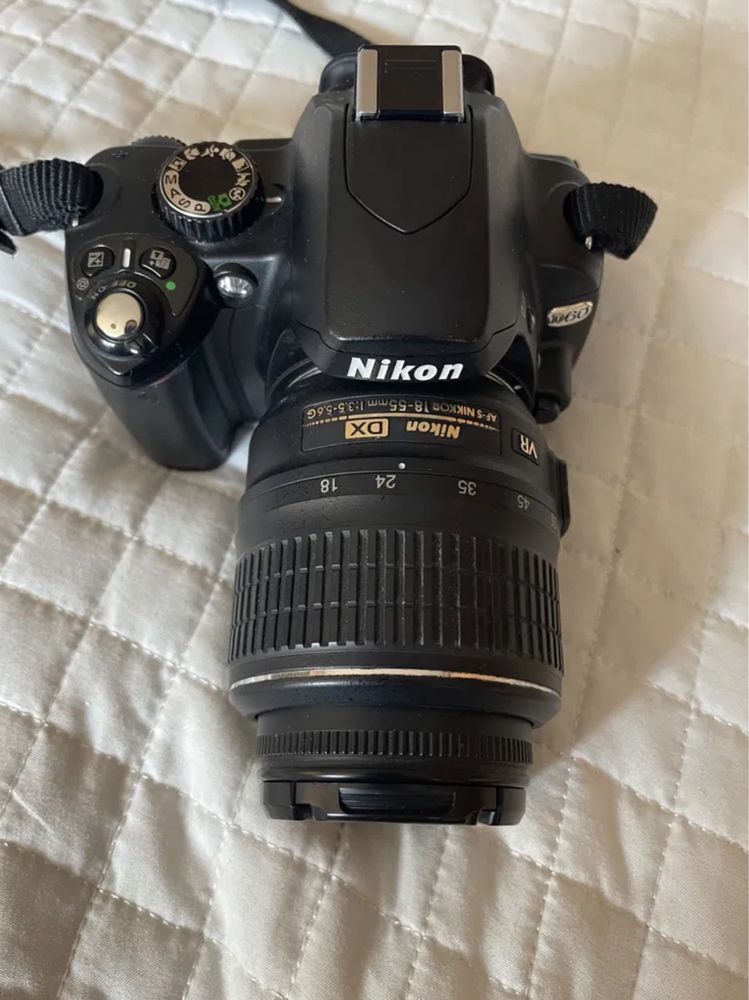 Фотоапарат Nikon D60 комплект с обектив 18-55mm