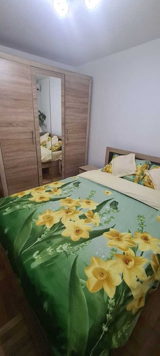Vand apartament cu 2 camere
