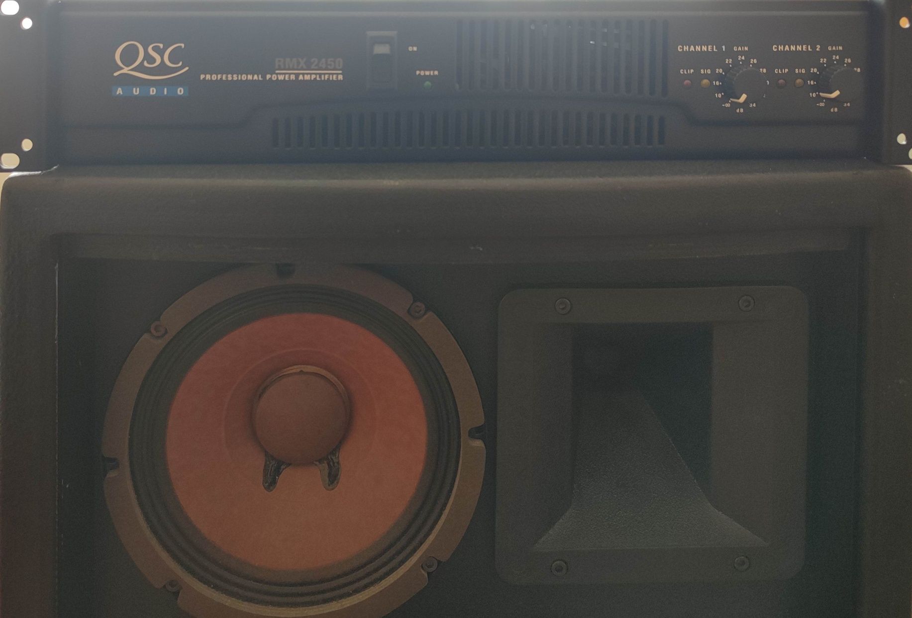 Vând amplificator qsc rmx 2450