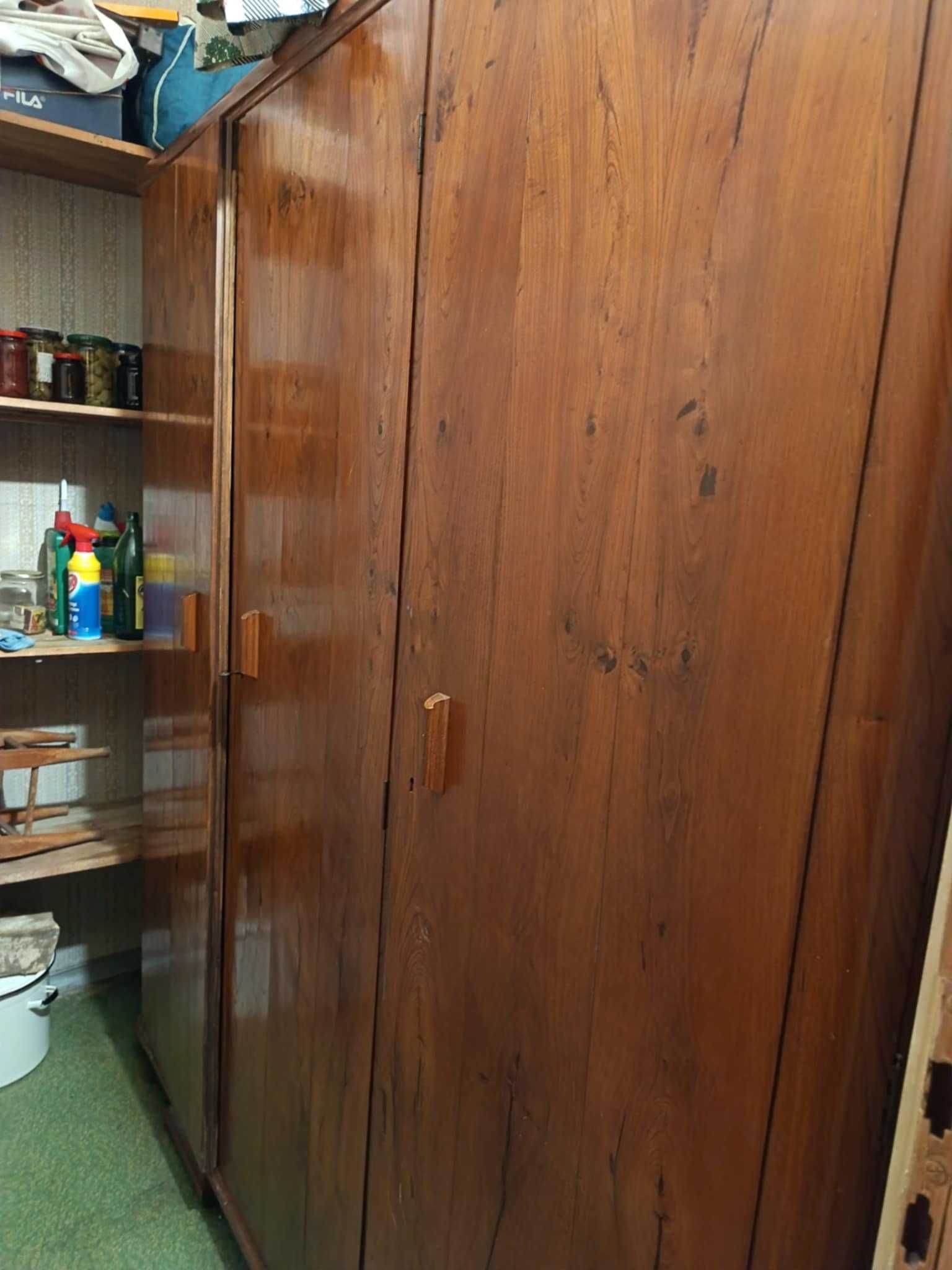 Секции и гардероби