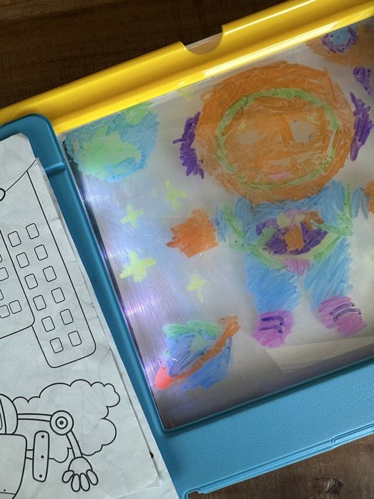 Tableta pentru desen luminoasa