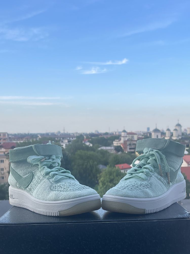 NIKE W AirForce1 Flyknit - Enamel Green