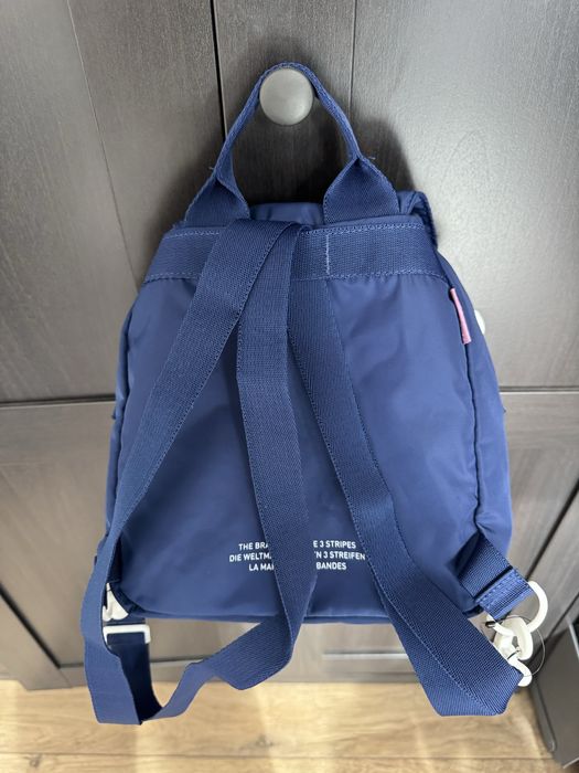 Нова синя раница Адидас