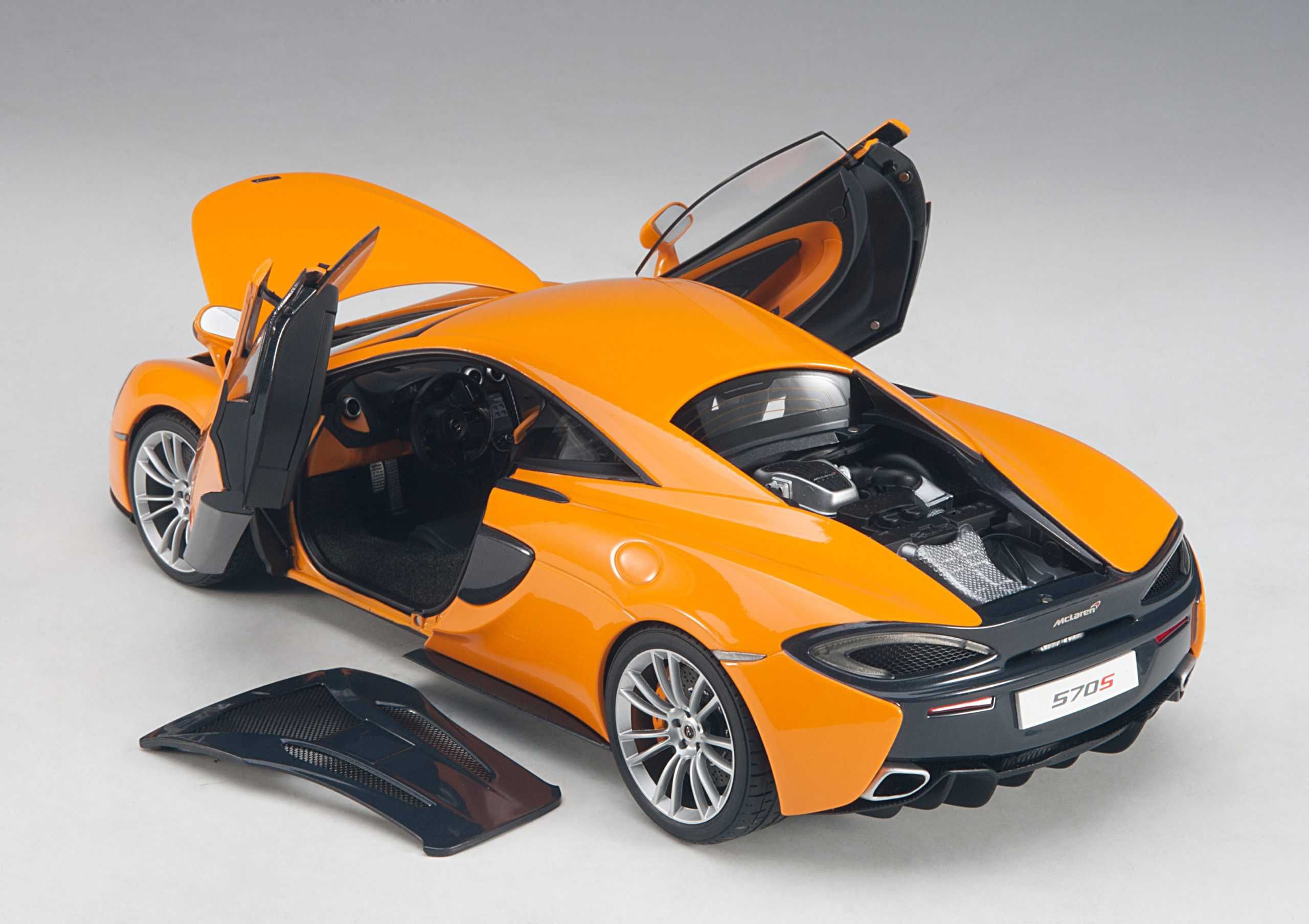 McLaren 570S Orange- 1:18 AUTOart