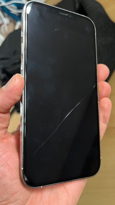 iPhone 12 Pro Max 256 - funcțional - ecran fisurat + camera UW defectă