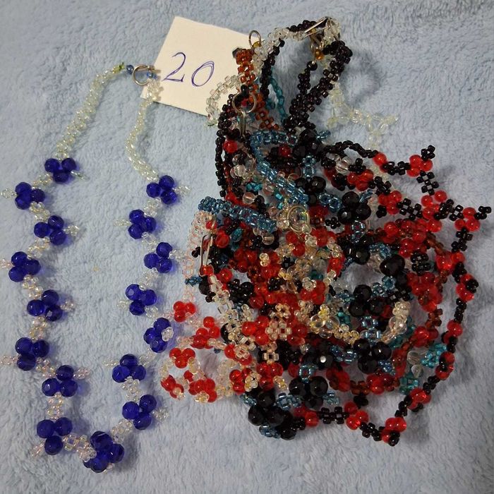 Vand lot de bijuterii noi