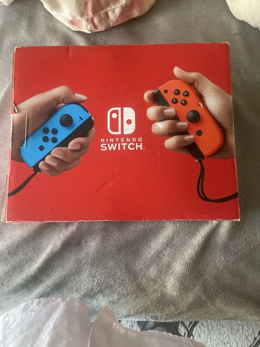 Vând Nintendo Swich foarte puțin utilizat uşor negociabil