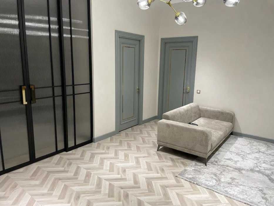 Срочно сдам 3- комнаты  4/9  метро  Буюк Ипак Йули    129*