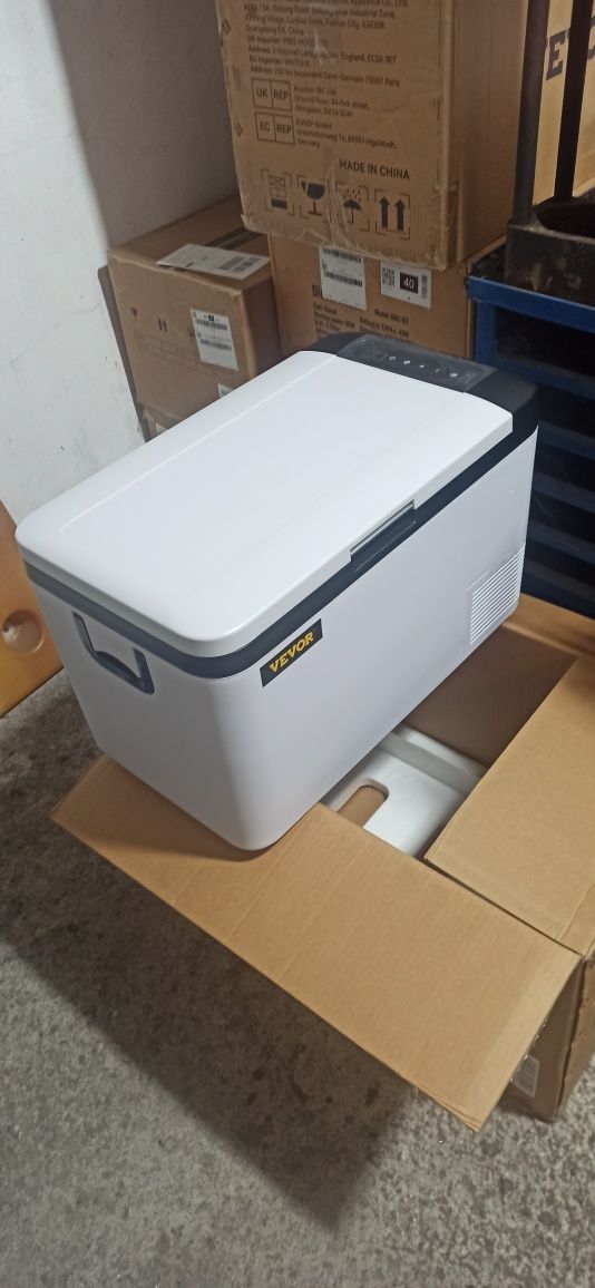 Хладилник фризер на 12v 24v и 220v