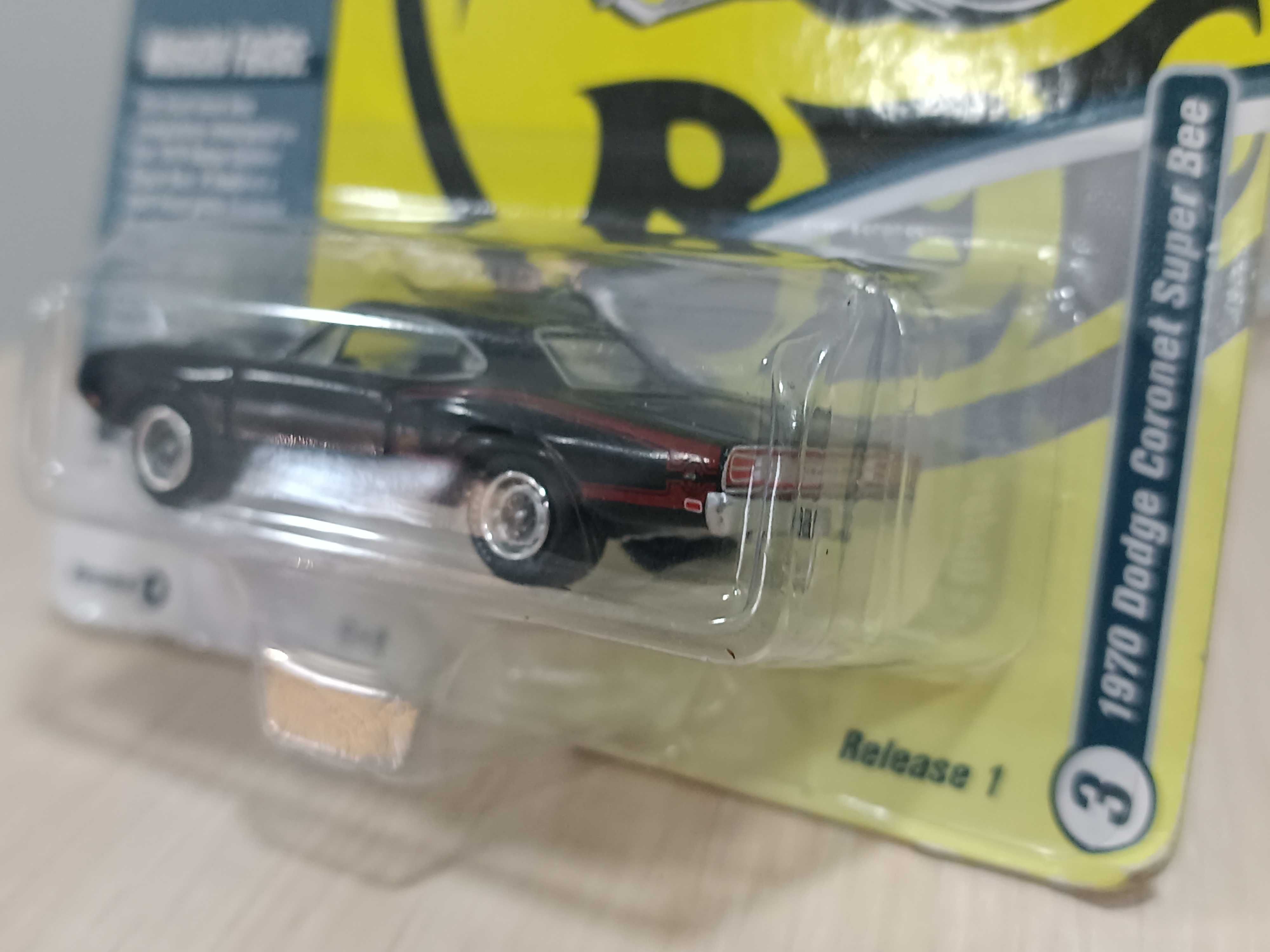 Продам железную машинку Dodge Coronet в масштабе 1/64