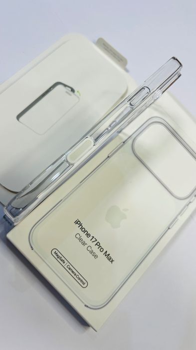 iPhone 17 Pro & 17 Pro Max Apple MagSafe Clear Case