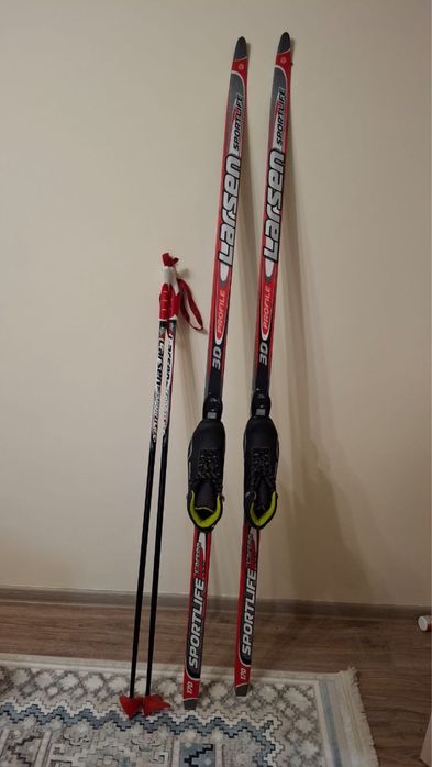 Продам лыжи почти новые