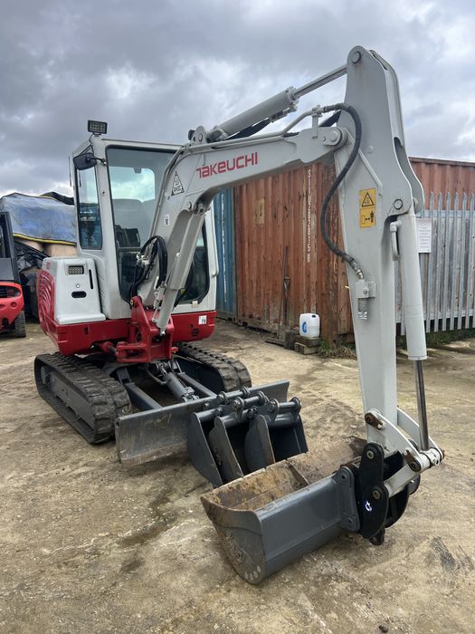 Excavator Takeuchi TB228