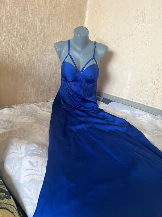 луксозна вечерна рокля