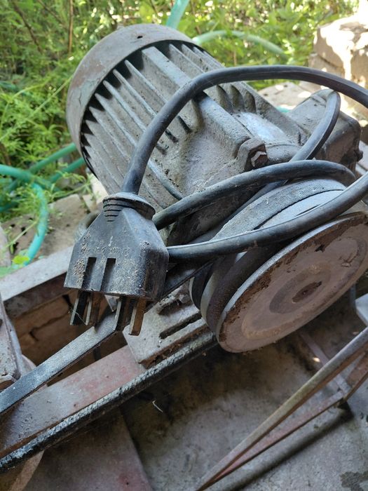 фуражомелка трифазна