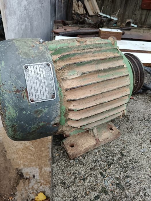 Трифазен Ел мотор