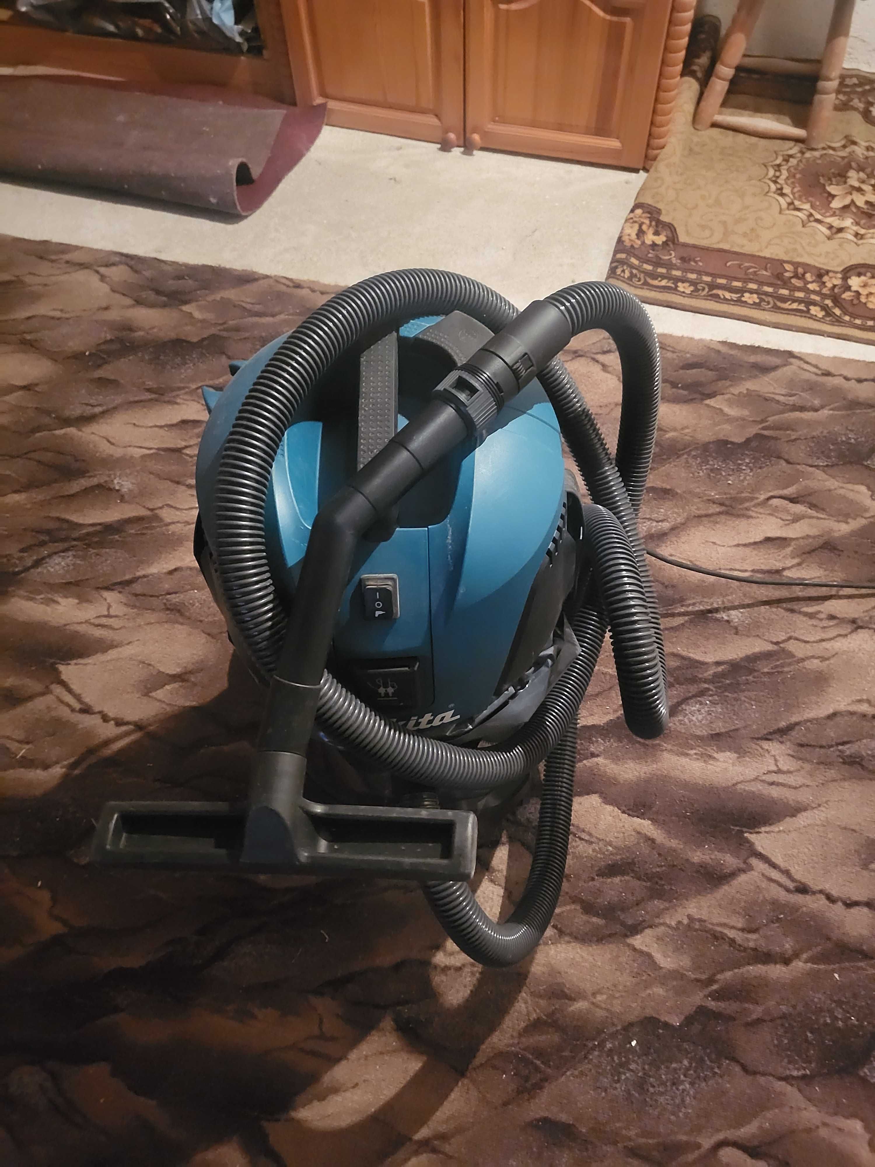 Професионална прахусмокачка makita vc3011L