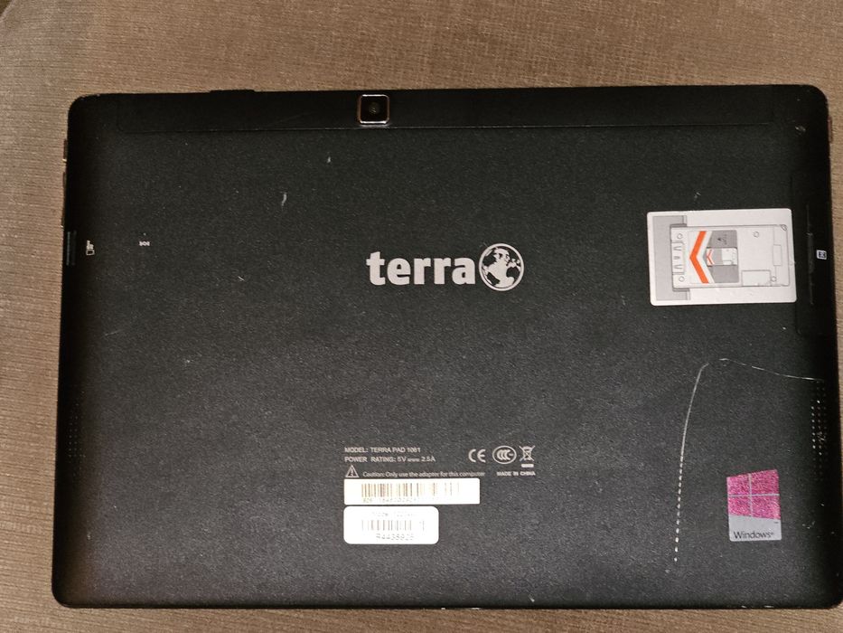 Таблет с windiws 10 TERRA PAD 1061