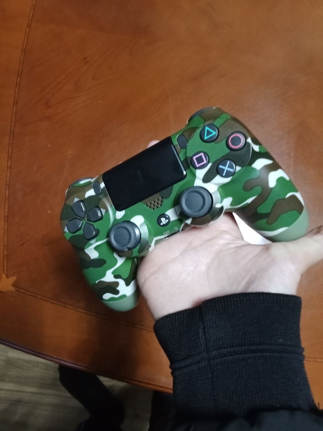 Продаю джойстик от PS4 по хорошем состоянии