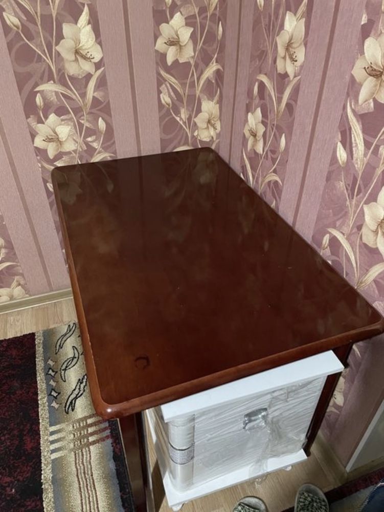 Продам столы в идеальном состоянии