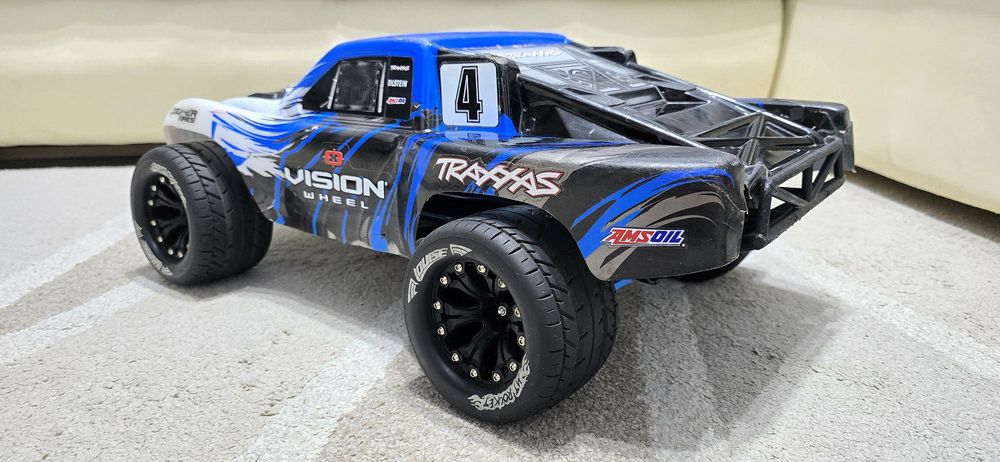 Automodel Traxxas Monster Slash 4x4