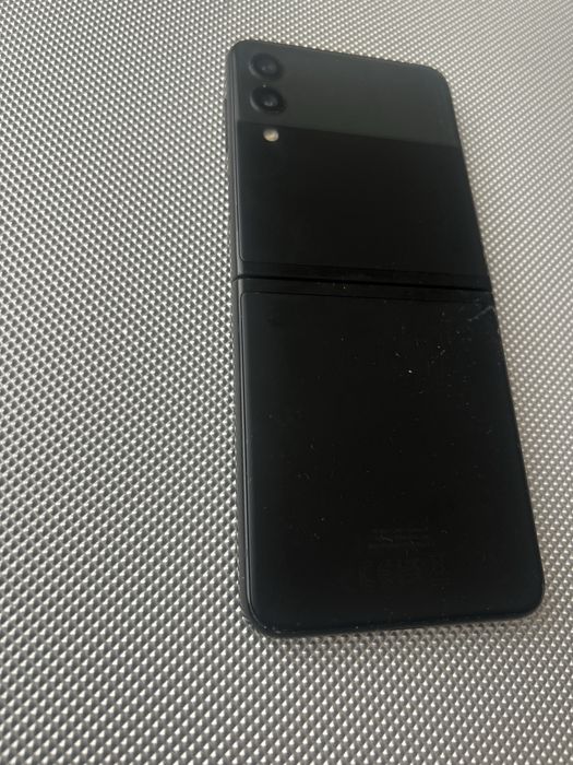 Samsung Z Flip 3 • 128 GB • Liber Retea