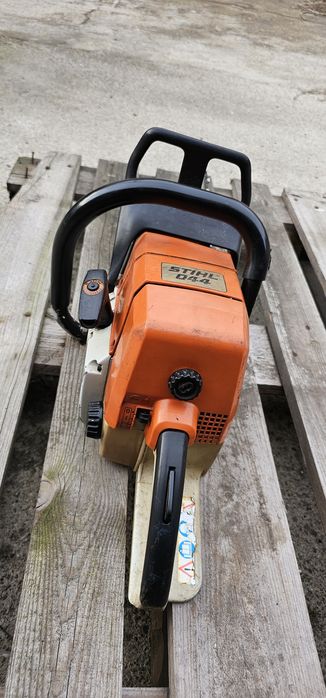 Професионална резачка Stihl 044