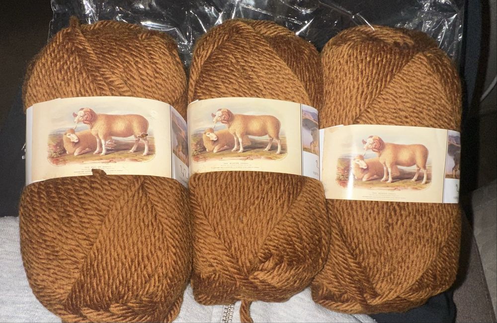 Lână maro 100% Wool – 3 bucăți, 95 m fiecare