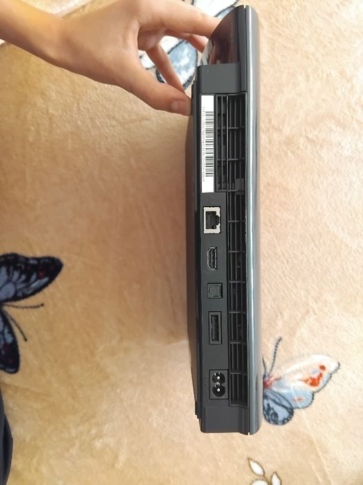 Vând ps3 super slim, dețin bon fiscal
