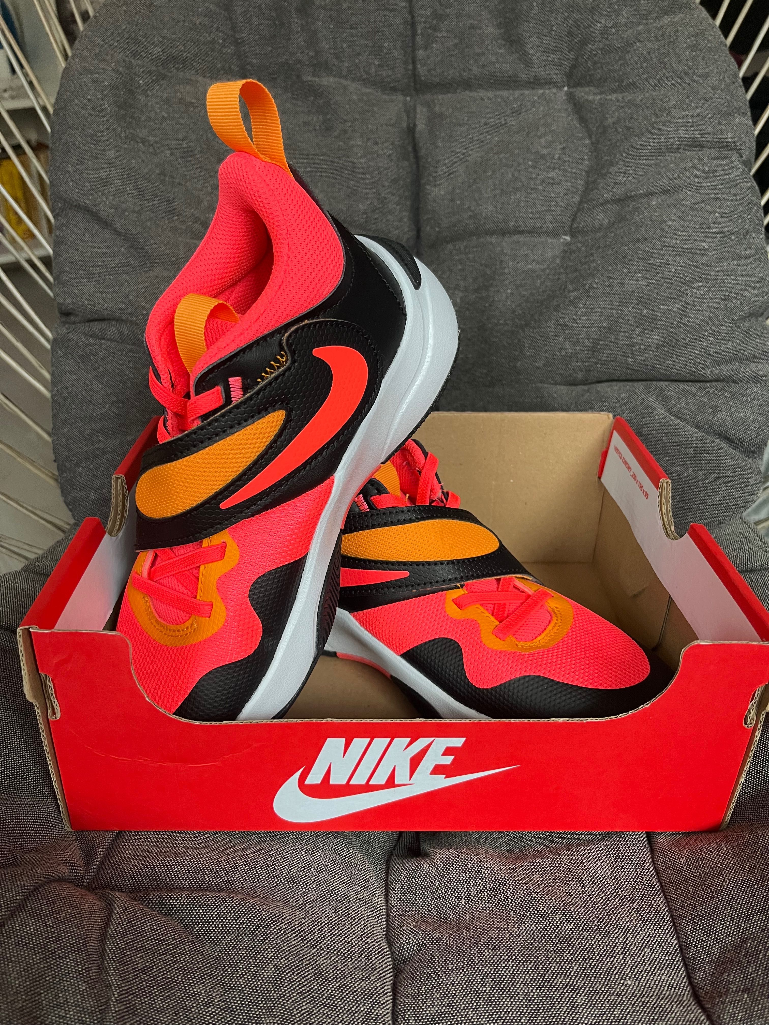 Нови Nike team hustle