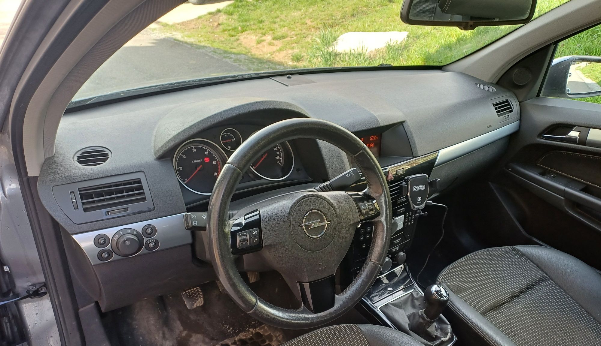 Opel astra 1.9 cdti.