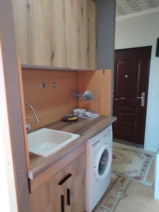 Отдава се под наем 350 лв гарсониера