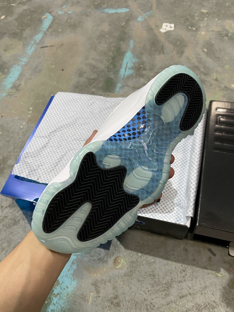 Air Jordan 11 Retro “Legend Blue”